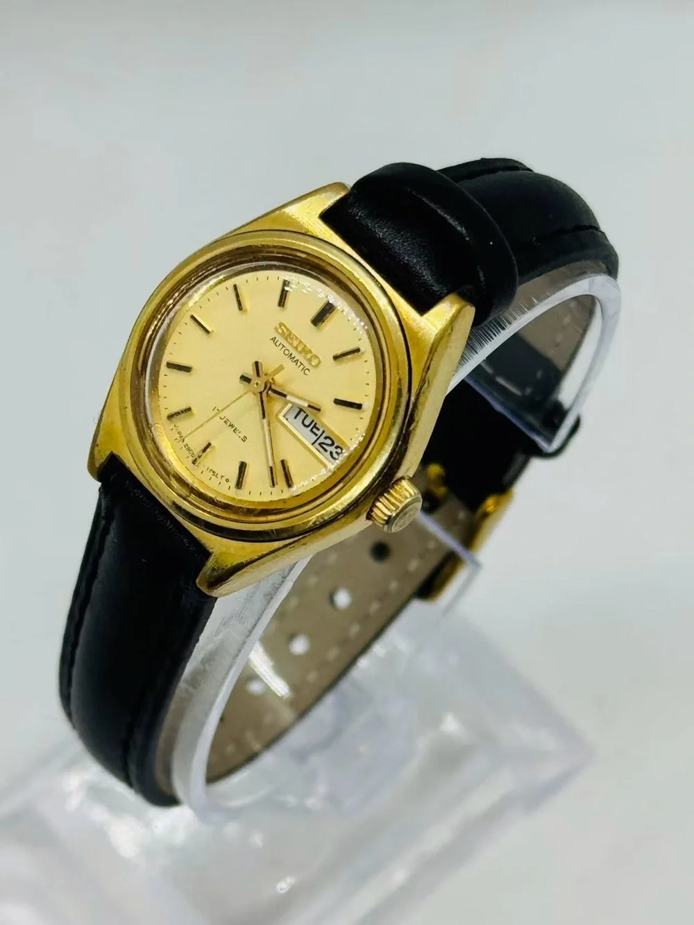 Vintage Seiko Automatic Women’s Watch Gold Tone Gold Dial Day Date 24mm Runs
